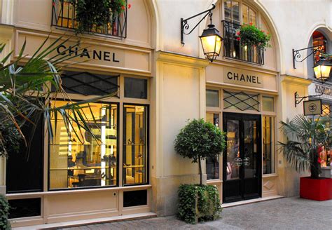 chanel boutique paris france.